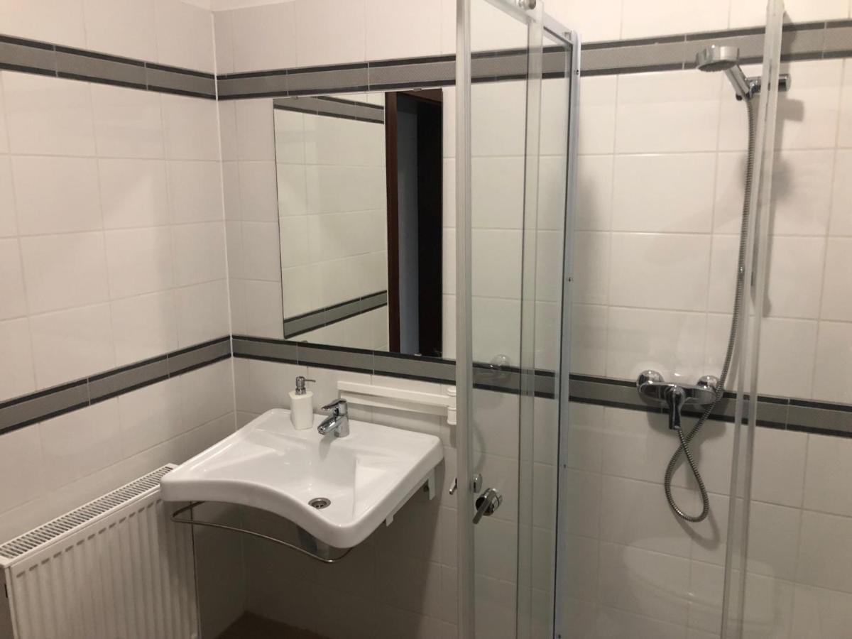 Quiet -Residential Area 2 Bedroom+Living Room Apartment Szombathely Eksteriør bilde
